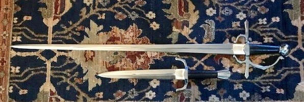 Parrying Dagger Main Gauche matches Early Renaissance Cut and Thrust Sword