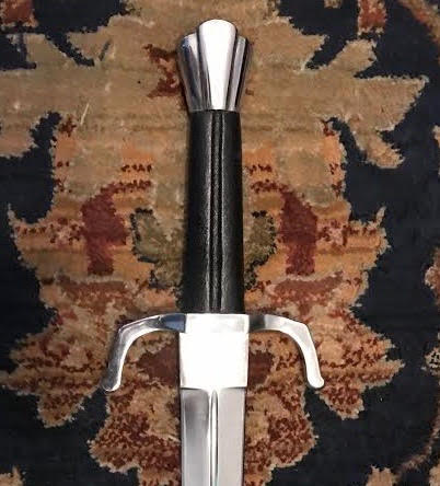 Parrying Dagger Main Gauche matches Early Renaissance Cut and Thrust Sword